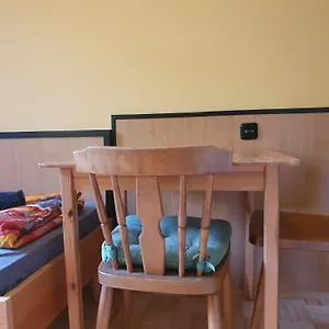 Affordable Central Rooms, 10-min To Lugner City Appartamento
