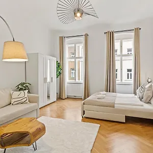 Cozy - 4 Min U6 Josefstaedterstrasse Appartamento