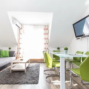 Karmeliter Flat | Contactless Check-in Appartamento
